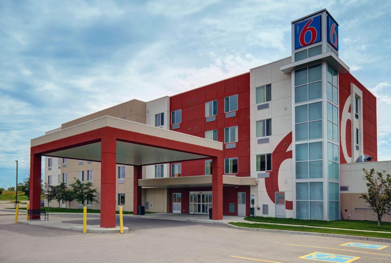Motel 6 Airdrie Eksteriør bilde